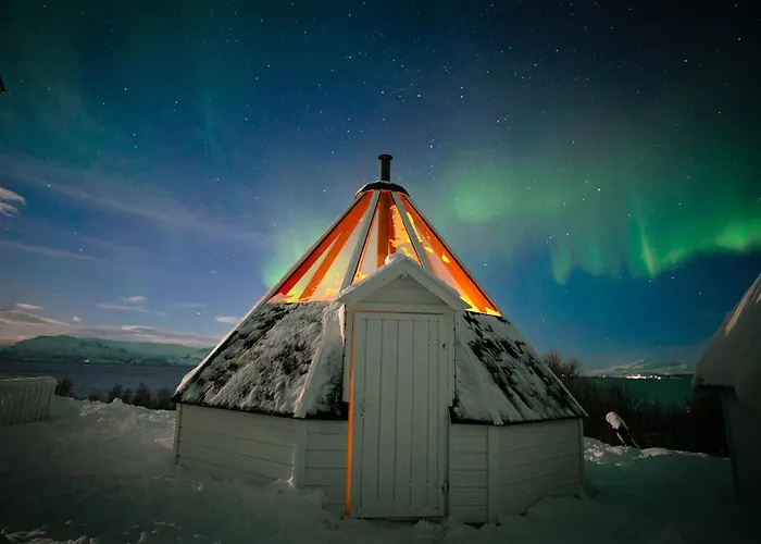 Countryside Tromso- Cozy Glass- Roof Cabins- Aurora Wonderland *